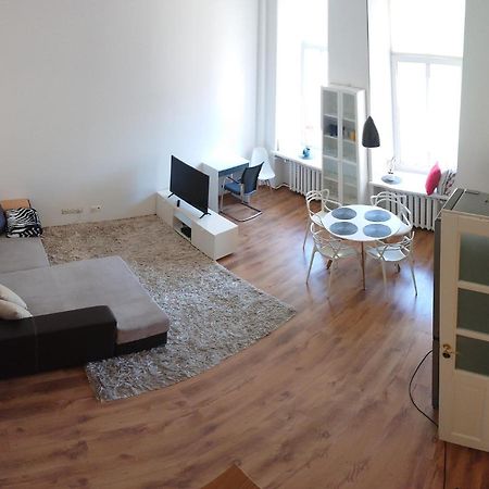 City Centre Kreutzwaldi Apartment, Free Parking Таллин Экстерьер фото