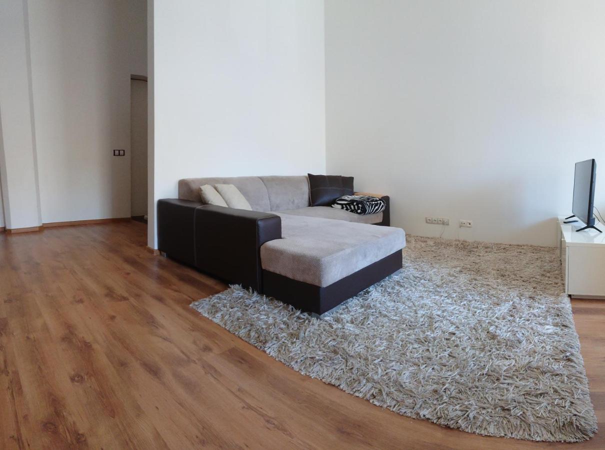 City Centre Kreutzwaldi Apartment, Free Parking Таллин Экстерьер фото